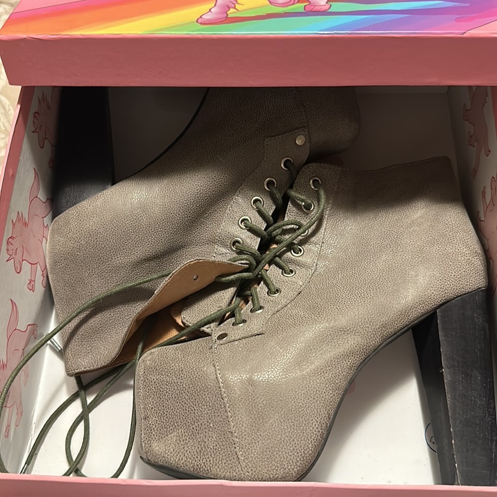 Jeffery Campbell Lita